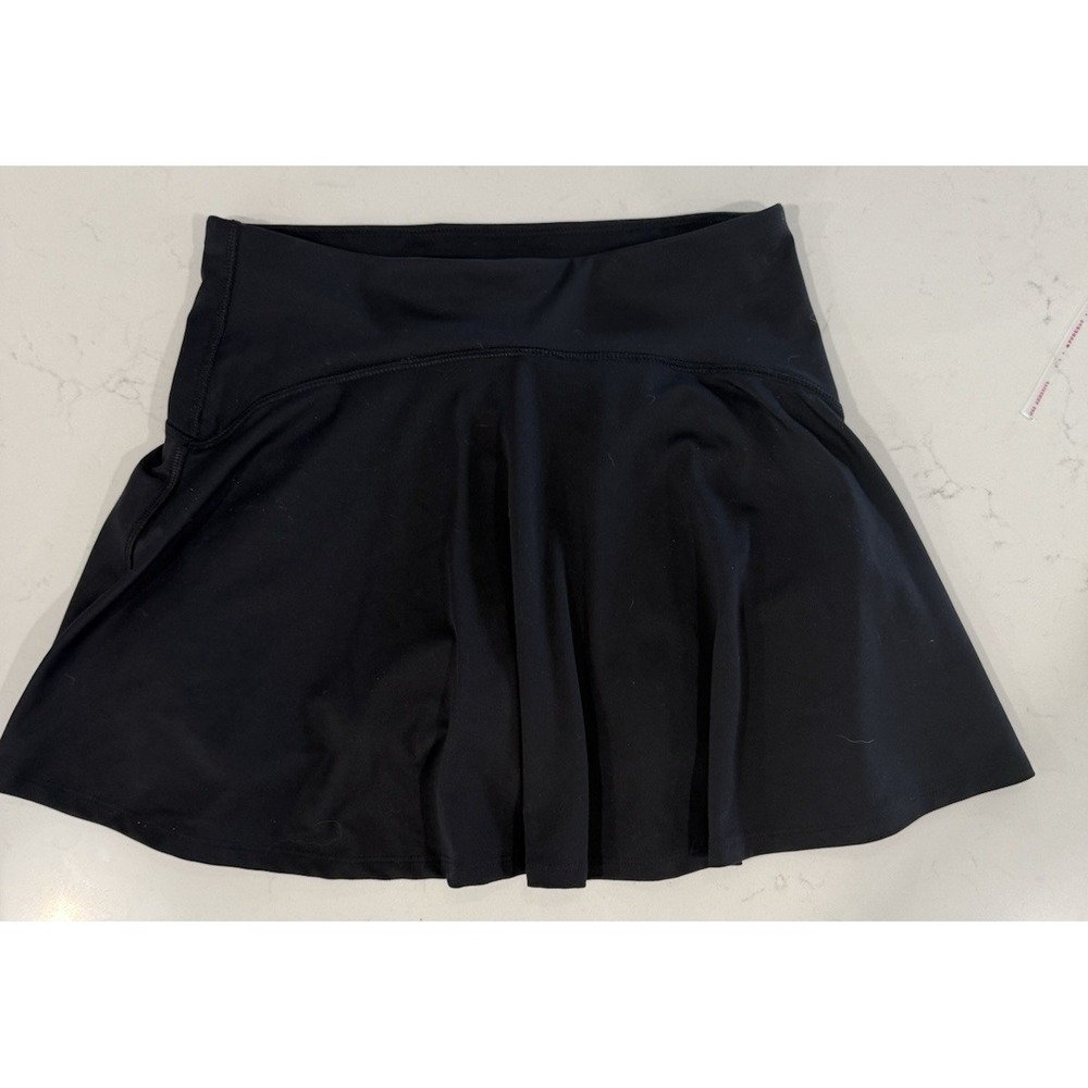 Old Navy Active Power Soft High-Rise Go Dry Skort Size Small Black Ruffle Back